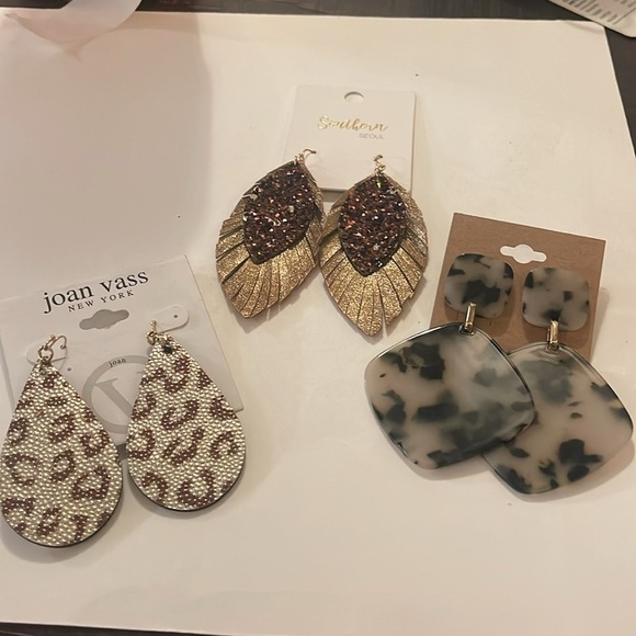 🍀5/$25🍀 lot of gorgeous new earrings - Picture 2 of 7